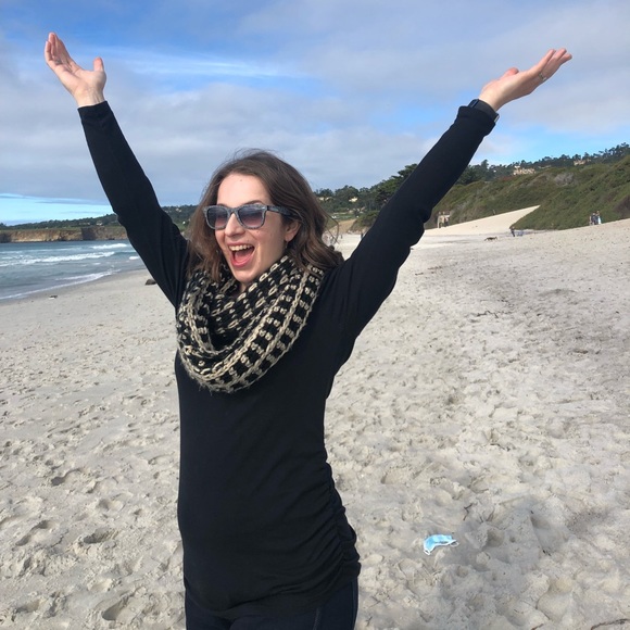 Meet your Posher, Lorianna - Picture 2 of 2